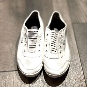 NWT! Bobs Sneakers, White with Blue Stripes Bob’s Size 9.5.